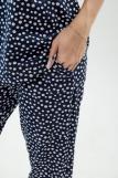Костюм женский из футболки и брюк из кулирки "Крым" горошек темно-синий (Фото 5)